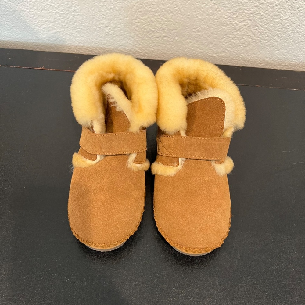 LL Bean Kids slippers BRAND NEW size 3 kids